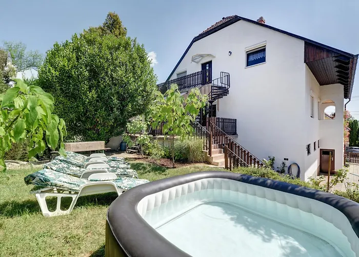 6rooms Heviz-balaton ヘーヴィーズ